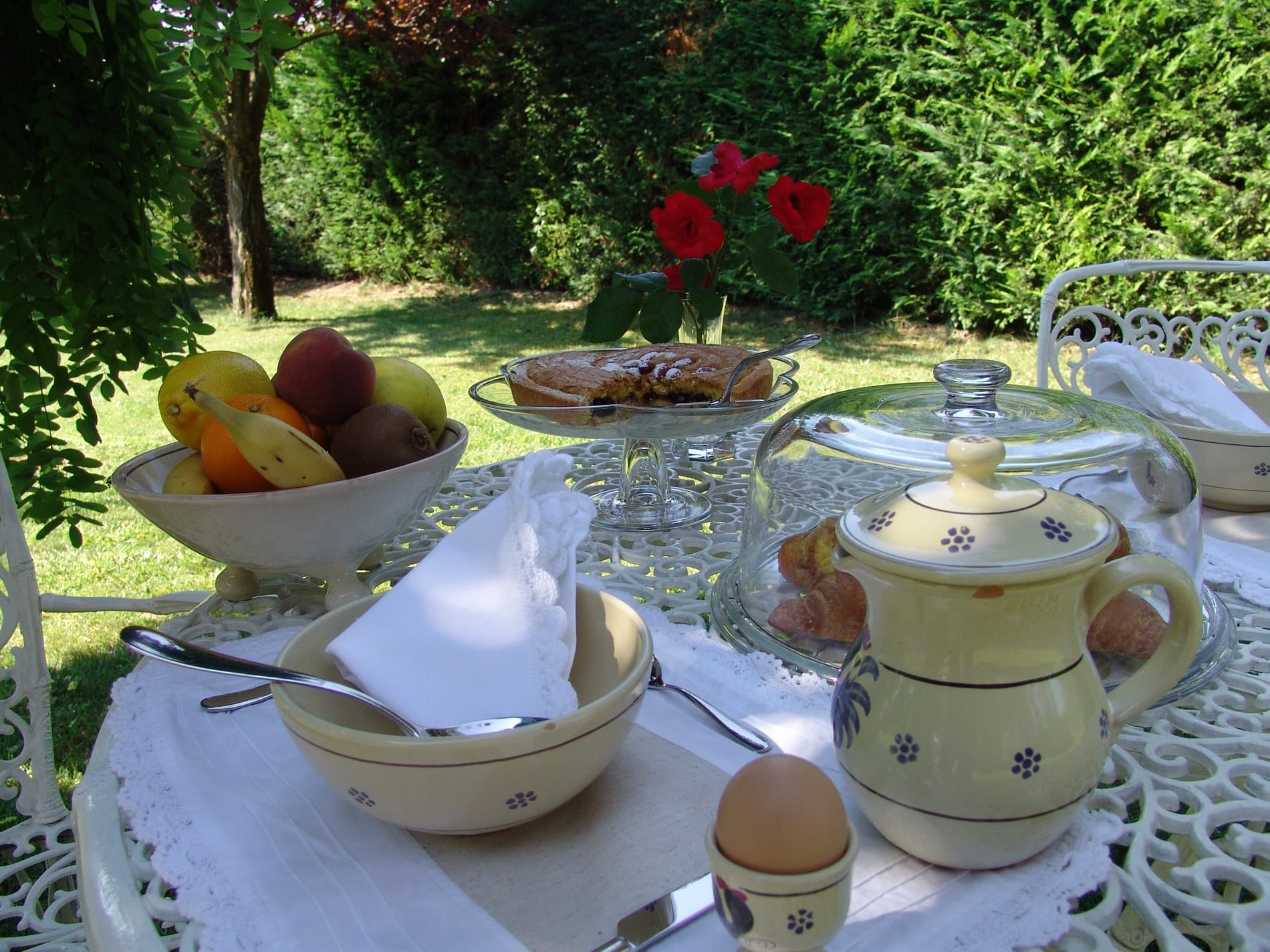 colazione in giardino a San Giovnani in Marignano